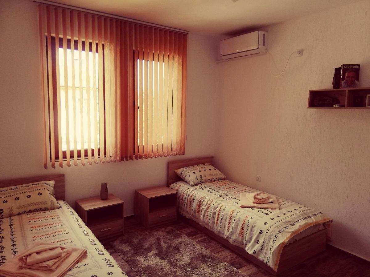 Petrov Apartment トリャブナ エクステリア 写真