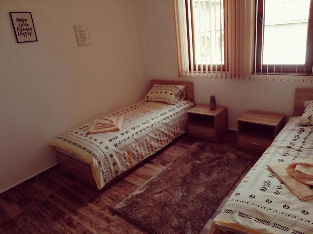 Petrov Apartment トリャブナ エクステリア 写真